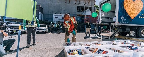 Vancouver construction workers donate food bank