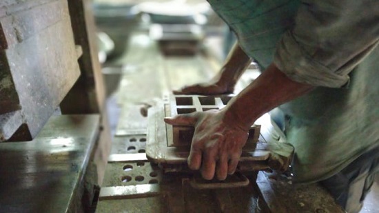 This company is making building tiles out of polluted air