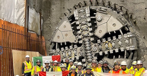 Tunnel boring machine