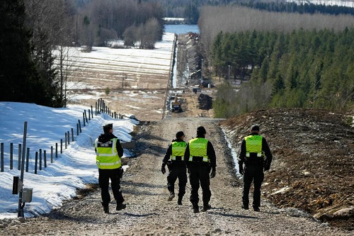 Finland border fence (1)