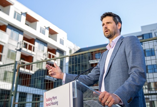 https://www.vancouverisawesome.com/local-news/feds-give-vancouver-developers-nearly-500m-in-loans-to-build-1100-rental-homes-7416843